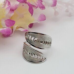 Vintage Sarah Coventry Silver Tone Filigree Wrap Around Ring Size 6.5 Caress